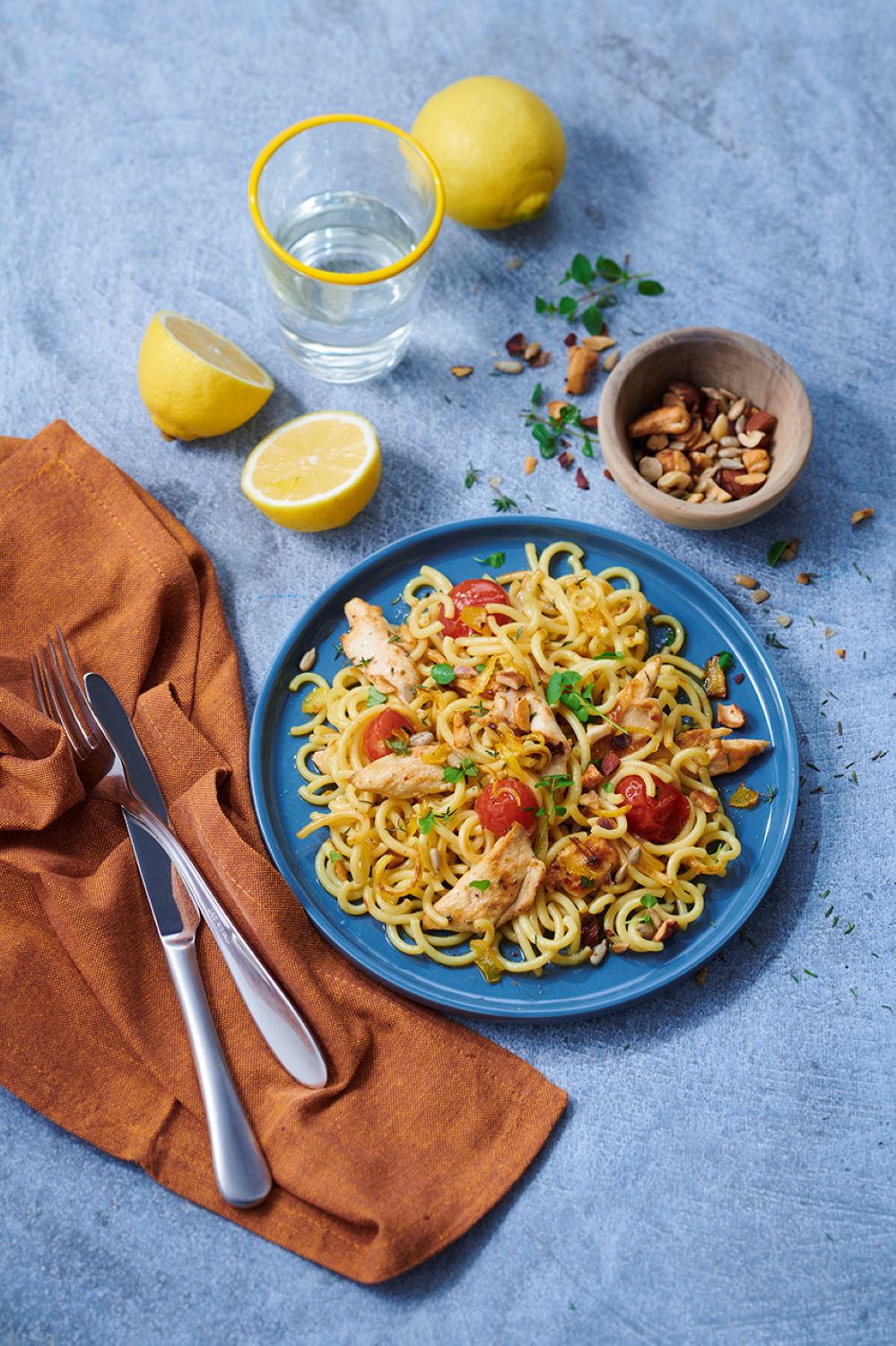 Salade de spaghetti courts au poulet mariné